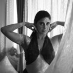 Aahana Kumra Instagram - Lust stories : The Female gaze 🖤🐈‍⬛ #monsoonmood . . . . #monsoon #luststories #femalegaze #wednesday #aahanakumra #portrait #monochromatic #monochrome #portrait Mumbai - मुंबई