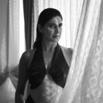 Aahana Kumra Instagram - Lust stories : The Female gaze 🖤🐈‍⬛ #monsoonmood . . . . #monsoon #luststories #femalegaze #wednesday #aahanakumra #portrait #monochromatic #monochrome #portrait Mumbai - मुंबई