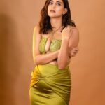 Aahana Kumra Instagram - In nature you don’t get lost🌱🌞 You find yourself 🥬🌱☔️ All dressed up for @middayindia #middaydigitalawards2023 Outfit - @labelmanikananda Jewellery- @shailjas_diamondjewellery Heels- @worldofanaar Photographer - @karanhenry Styled by- @juhi.ali Hmu- @makeup.artist.anusha . . . . #middayindia #awardsnight #alldressedup #salaamvenky #bestsupoortingactress #cinema #movies #aahanakumra Mumbai - मुंबई