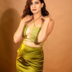 Aahana Kumra Instagram - In nature you don’t get lost🌱🌞 You find yourself 🥬🌱☔️ All dressed up for @middayindia #middaydigitalawards2023 Outfit - @labelmanikananda Jewellery- @shailjas_diamondjewellery Heels- @worldofanaar Photographer - @karanhenry Styled by- @juhi.ali Hmu- @makeup.artist.anusha . . . . #middayindia #awardsnight #alldressedup #salaamvenky #bestsupoortingactress #cinema #movies #aahanakumra Mumbai - मुंबई