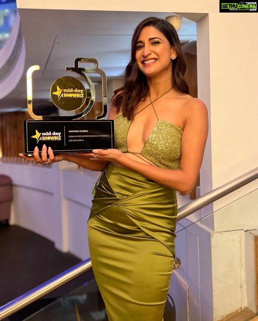 Aahana Kumra Instagram - Thank you @middayindia for the award for the best actor in a supporting role for #SalaamVenky ! This is my first award for this beautiful film which is all heart 💕🧿 An important film made by a beautiful hooman who I love and admire the most, @revathyasha ma’am! This is all your love and hardwork! And ofcourse @suurajsinnghblive sir and @shra_agrawal for backing this beautiful story! The soul of the film @kajol ma’am @vishaljethwa06 and @aamirkhanproductions sir! And the strength of the film, the wonderful cast @simplyrajeev @joinprakashraj @rahulbose7 @pillumani @riddhikumar_ @aneetpadda_ @ananthmahadevanofficial @maala.parvathi And of course my loveliest @r_varman_ sir @ponyprakashraj @priyankvjain @glambysalman @omni_thakkar @radhikamehra @mithoon11 @kausarmunir @filmwaalasam @phenomanan_sagar @sandeepravade Tahe dil se shikriya ❣️🫶🙏 @bliveprod @rtakestudios Thank you @shotsvilla and @juhi.ali for the wonderful photos 🙏💕👯‍♀️ @foryoupublicrelations ❣️🙌 . . #awards #awardsnight #redcarpet #bestsupportingactress #gratitude 🧿 Mumbai - मुंबई
