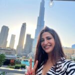 Aahana Kumra Instagram - Because being touristy needs no filters 🇦🇪🗼💕👯‍♀️🙌😻 Thank you Adarsh and @maanstrosity for such a great time in dubai 🇦🇪💕 #tacotuesday . . . . #tuesday #tuesdaymotivation #tuesdaythoughts #aahanakumra #dubai #dubaidiaries #dubailife #dubaimall #burjkhalifa #burjkhalifadubai #aahananindubai #tourist #tourism Dubai Mall