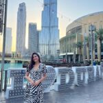 Aahana Kumra Instagram - Because being touristy needs no filters 🇦🇪🗼💕👯‍♀️🙌😻 Thank you Adarsh and @maanstrosity for such a great time in dubai 🇦🇪💕 #tacotuesday . . . . #tuesday #tuesdaymotivation #tuesdaythoughts #aahanakumra #dubai #dubaidiaries #dubailife #dubaimall #burjkhalifa #burjkhalifadubai #aahananindubai #tourist #tourism Dubai Mall