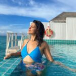 Aahana Kumra Instagram - Live in the sunshine, seim@in the sea, drink the wild air 👙🐚🕶️🌞Missing the Maldivian sun 🇲🇻🌞🕶️👙🍸💕💯🐚 #sunnysunday . . . . #maldives #sun #pool #beach #beachplease #throwback Finolhu Baa Atoll