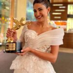 Aahana Kumra Instagram - And then there were the 🌟🌟 Thank you sooo much @iwmbuzz and my loving audiences for this wonderful honour! ❣️ My first attempt at playing a negative character and it’s garnered so much love 😂🫠 @samkhan you know I love you ❣️🙌 Everyone at @sonylivindia @applausesocial @sameern @jhavarpriya @segaldeepak @rajacharya1 @amarbirbajwa thank you for your support and love 🫶🥂❣️ #AvrodhTheSeigeWithin will always remain special for me! ❣️🌸🫶 📸 by : @anujmalkanphotography for the photos from the red carpet ❣️ @juhi.ali and @paragnm for being my number one cheerleaders 👯‍♀️🌸🙌 #bestnegativelead #awardsnight . . . . #awards #redcarpet #award #negativerole #avrodhthesiegewithin #aahanakumra #celebration #monday #mondaymood #mondate Mumbai - मुंबई