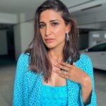 Aahana Kumra Instagram - Jab zindagi Jung lagti hai Lad Leti hoon Rangmanch lagti hai Tamasha kar leti hoon 🩵🩵🩵 Make up and Hair : @varsshatilokani #thursdaythoughts . . . . #thursday #thursdays #thursdaymotivation #aahanakumra #blue #throwbackthursday #throwback Mumbai - मुंबई