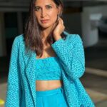 Aahana Kumra Instagram – Jab zindagi Jung lagti hai
Lad Leti hoon
Rangmanch lagti hai
Tamasha kar leti hoon 🩵🩵🩵
Make up and Hair : @varsshatilokani 
#thursdaythoughts 
.
.
.
.
#thursday #thursdays #thursdaymotivation #aahanakumra #blue #throwbackthursday #throwback Mumbai – मुंबई