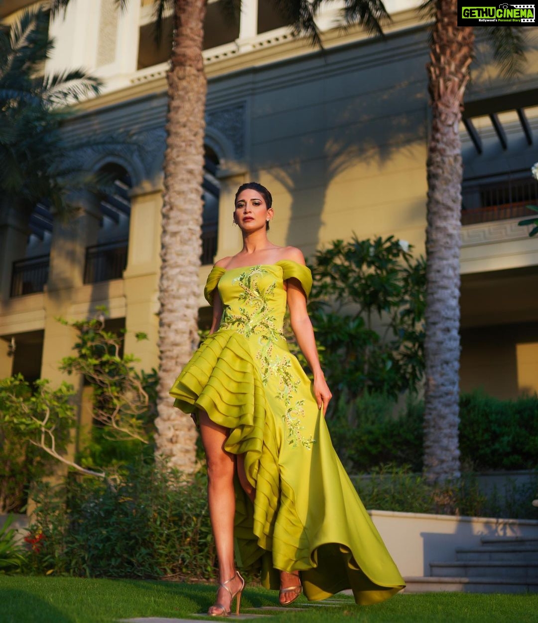 Aahana Kumra Instagram - Green is your Color🪲🪲 Your are Spring 🍃🍃 Dubai x @filmfareme Outfit - @baraviafashion @gulnarbaravia Jewellery - @gaiatreelabel Heels - @lodishoesindia Photography - @valeedanjumofficial Styled by- @juhi.ali Hmu- @makeupbyrosa.uae #awardsnight . . . : #awards #filmfare #uae #dubai #aahanakumra #filmfareme #fashion #actor Palazzo Versace Dubai