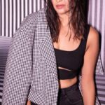 Aahana Kumra Instagram - Winging is everything!!! Life!! Lifeliner!! Everything!! 🖤🖤🖤 #wednesdaywisdom . . . . #wednesday #wednesdays #reelsinstagram #reelsvideo #trendingreels #fashionreels #trending #reelitfeelit #aahanakumra
