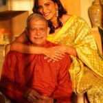 Aahana Kumra Instagram - Happy birthday to the apple 🍎 of my eye!!! ❣️🌸🥂🫶😘🐻 Love you pappi!! @sushilkumra 🌸❣️ #happybirthdaypapa . . . . #happybirthday #birthdayboy #birthday #happyhappy #papa #father Mumbai - मुंबई