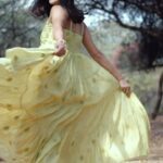 Aahana Kumra Instagram - There’s something about the summer that makes me moody 🦚🌞🌸🦚🌸🌞 #summerlovin #summertime . . . . #tuesday #tuesdaymotivation #tuesdaythoughts #tuesdayvibes #summerday #summerstyle #aahanakumra #reelsinstagram #reelsvideo #reelitfeelit #reelvideo