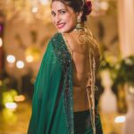 Aahana Kumra Instagram - Joote do paise lo 💚💚💚 Simple math hai 👞🛼= 💸💰 #mondaymood . . . . #monday #mondaymotivation #monday #girlfriends #weddingseason #weddingphotography #weddingportraits #saree #sareelove #sareenotsorry #sareelover Rudrapur, Uttarakhand