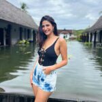 Aahana Kumra Instagram - Weekends are for a swim and binge 👙🥖🥐💕☔️🌞🥢🍛 #weekendbinge . . . . #saturdate #saturday #saturdaynight #saturdaze #aahanakumra #thailand #khaolak JW Marriott Khao Lak Resort & Spa