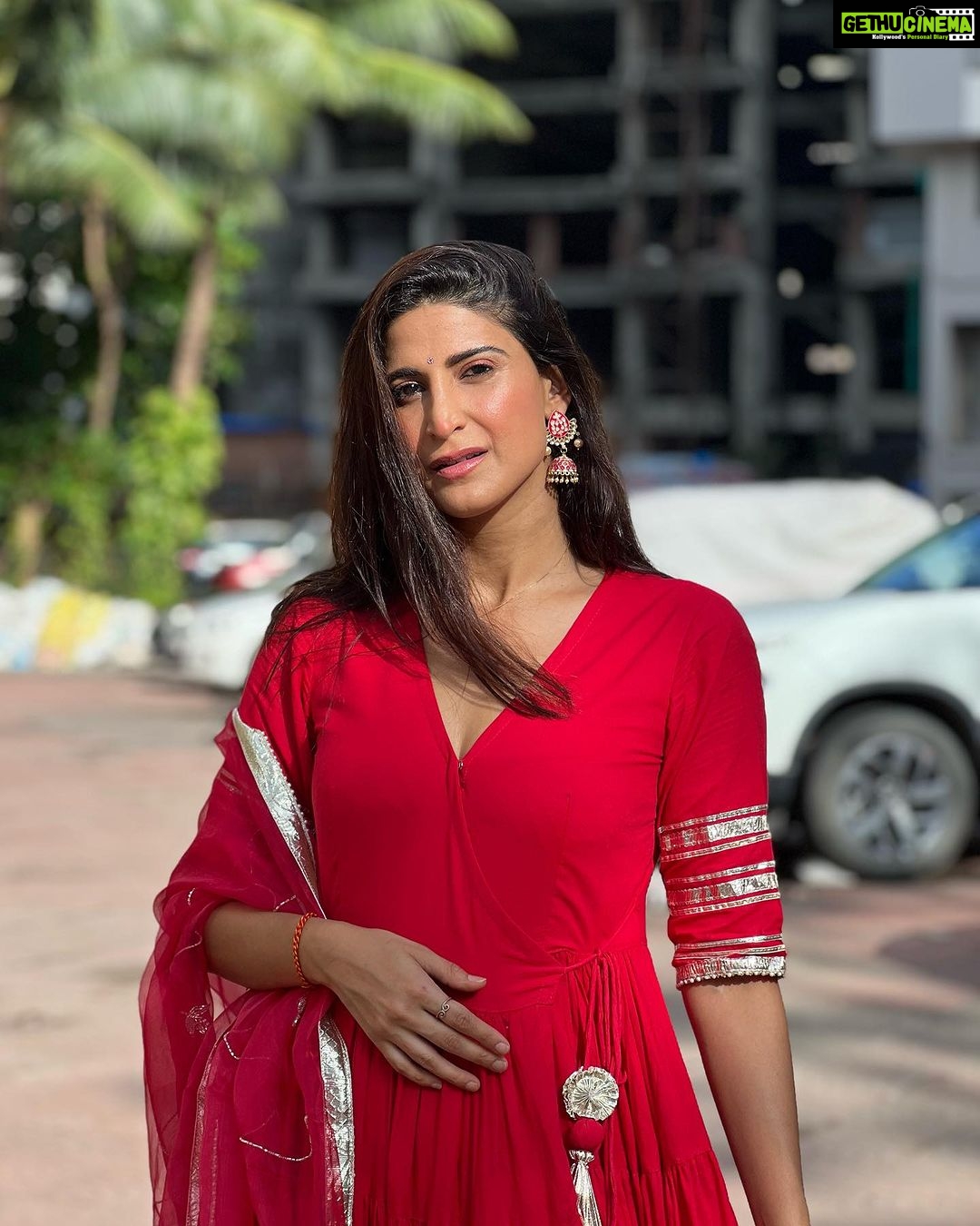 Aahana Kumra Instagram - Grah Pravesh on Ganesh Chaturthi ๐๐ฏโโ๏ธ๐ซถ๐๐บ๐ก๐ป #ganpatibappamorya #ganeshchaturthi . . . . #ganpati #ganpatidecoration #ganpatifestival #aahanakumra Mumbai - เคฎเฅเคเคฌเค