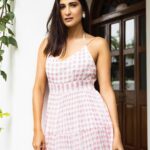 Aahana Kumra Instagram – || Sukoon || 🌸🌸
🌸🌿🦚🌿🦚🌸
Outfit : @jovifashion 
Styling and concept : @abhimanyusinghtomarr 
Photography : @yashjangidphotography 
Make up : @omsenmakeup 
Location : @vanaam_ami_jaipur 
#saturdate 🌸💕
.
.
.
.
#saturday #saturdaynight #saturdayvibes #saturdaymood #saturdaze #aahanakumra Jaipur – The pink city
