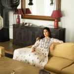 Aahana Kumra Instagram - A true queen leads by example 👸🥂💕 Outfit : @gazalmishraofficial Styling : @abhimanyusinghtomarr Make up : @omsenmakeup Photos : @yashjangidphotography Location : @vanaam_ami_jaipur . . . . #happybirthday #portrait #portriatphotography #photoshoot #photographer #window #aahanakumra #pink #pinkcity #jaipurdiaries #jaipur Jaipur, Rajasthan