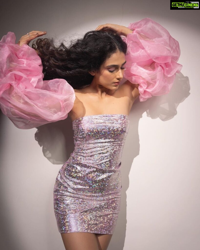 Aakanksha Singh Instagram - Barbie mode on 💖 Outfit- @trunkshopananya Photographer- @deepak_das_photography @kakali_das_photography Styled by- @ananyaarora2013 Assisted by @__hitankshi Make up- @makeupbysheryl.b Hair- @rubinadaniel1 Location- @_onboardstudios Concept- @theboltpr