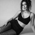 Aakanksha Singh Instagram – 🖤🪄

📸 @pranav.foto 
💄💆🏻‍♀️ @makeup.artist.anusha 
👗 🪄 @aishwarya128