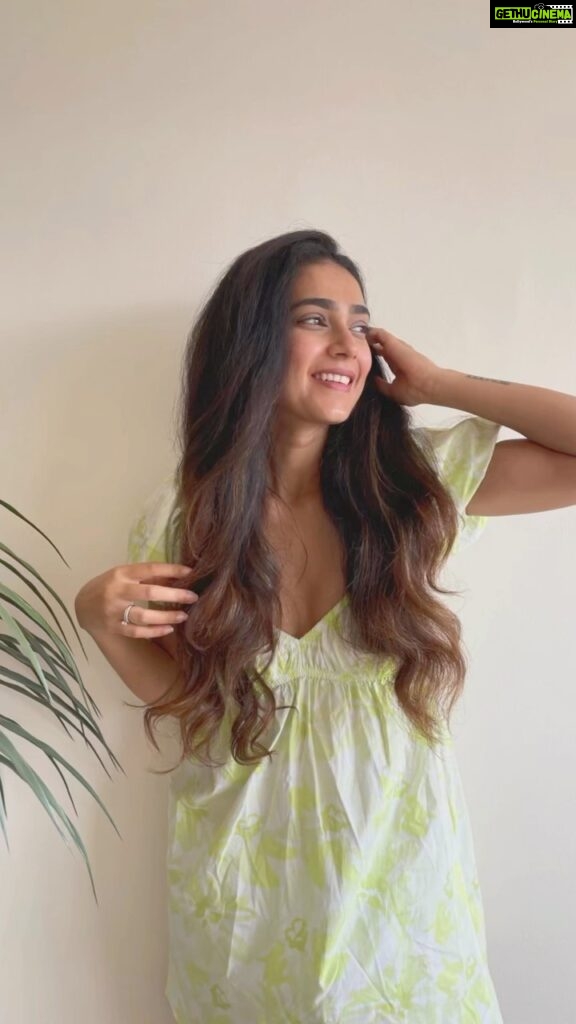 Aakanksha Singh Instagram - #AD I am in love with Garnier’s Virtual Try-On Tool and its my go to for hair color shade selection. Virtually try various shades and find the perfect hair color shade for yourself, that too at a click of a button. With a user-friendly interface, Garnier Virtual Try-On Tool offers a seamless experience to everyone with different hair types and textures. Make sure you do it in a well-lit room and if using a picture use a clean, filter free picture with balanced lighting! ✅Head to Garnier’s website ✅Hair color section ✅Select the Virtual Try-On Tool ✅Choose to either upload a picture or do a live try on ✅Select the preferred option and find your perfect shade! #VirtualTryonwithGarnier! @garnierindia