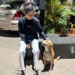 Aakanksha Singh Instagram – From jogging together in 2021 to strolling and chilling together yesterday.. we have come a long way HASMUKH 🤓❤️ 
 Love doesn’t need language.. LOVE is the language 🥰

#adoptdontshop #theyarelove #dogsofinstagram