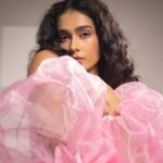 Aakanksha Singh Instagram – Barbie mode on 💖

Outfit- @trunkshopananya
Photographer- @deepak_das_photography
@kakali_das_photography 
Styled by- @ananyaarora2013
Assisted by @__hitankshi
Make up- @makeupbysheryl.b
Hair- @rubinadaniel1
Location- @_onboardstudios
Concept- @theboltpr