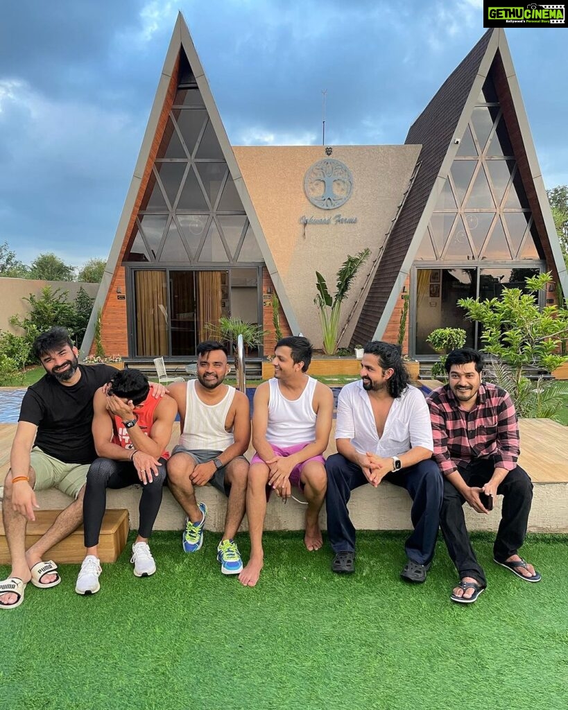 Aakanksha Singh Instagram - A weekend to remember ♥️ with my Precious people at @oakwoodfarmsjaipur Thankyou for the lovely hospitality.. Got to spend the day at this beautiful property in Jaipur.. . . This birthday was beautiful in so many ways,My Heart is full of gratitude for everything I have in my life, My People,My profession,everything that I experience.. one thing I am learning with each passing time is never take anything for granted..so Iam grateful for the minutest things in life. What my heart craves for is love and time I spend with my loved ones over anything .. didn’t plan to “celebrate” “celebrate” the day but then I wanted to feel good about being born thus thought of celebrating it in a way,papa would have wanted , I missed papa a lot that day and was very vulnerable,but one thing I knew that he will be very happy seeing us all together.. ♥️ I cried I laughed I smiled .. thank you my loves for always being there for me @kunalsain17 @singhchayanika @i_a.b.h.i.s.h_k @harshvardhansethsingh @kanika.ajmera @kanika_vijay @a.d_yadvendra @naveen_choraria @sain.indra @renu.seth1962 @manishjainbb3bb3 @ankxrinx @mathurabhishek86 #timon #aganaya @priyankasethia23 wish you were here I love you guys..♥️ And last but not the least the fans and well wishers Iam grateful for each one of you who sent me their love and blessings through their text, Dm’s,emails etc. Your love means a lot to me..It feels special .. 🥂 Aakanksha