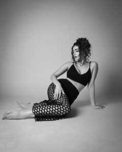 Aakanksha Singh Instagram - 🖤🪄

📸 @pranav.foto 
💄💆🏻‍♀️ @makeup.artist.anusha 
👗 🪄 @aishwarya128
