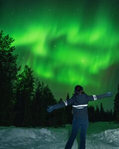 Aarthi Instagram - ‘Those who don’t believe in magic will find it here’ 💚🇫🇮 
.
.
.
.
📸 @lappimeri
#laplandlove #auroraborealis #northernlights #finnishlapland #magic #coupletravel #travelgram #finland2023 #visitfinland #happycountry #bucketlistcheck #chasinglights #chasingdreams