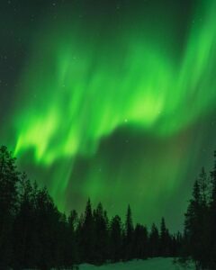 Aarthi Instagram - ‘Those who don’t believe in magic will find it here’ 💚🇫🇮 
.
.
.
.
📸 @lappimeri
#laplandlove #auroraborealis #northernlights #finnishlapland #magic #coupletravel #travelgram #finland2023 #visitfinland #happycountry #bucketlistcheck #chasinglights #chasingdreams