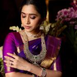 Aarthi Instagram – Dress how you want to be addressed. 
In this case ‘A Tamil Ponnu‘. 

💜

💜

💜

💜

Sari  @pothysboutique 
Blouse @turquoisedesignstudio 
Jewels @vummidibangaru 
Flower @efflorescence_bridal_flowers 
Photo  @kiransaphotography 
Event  @thetailoredtale 

#traditionalday #tamilponnu #kanjeevarampattu #jimikkikammal #mallipoolove #sarilove #sarisofinstagram #purplelove #instafashion #indianwear #playingdressup #pujaidays #poojalook