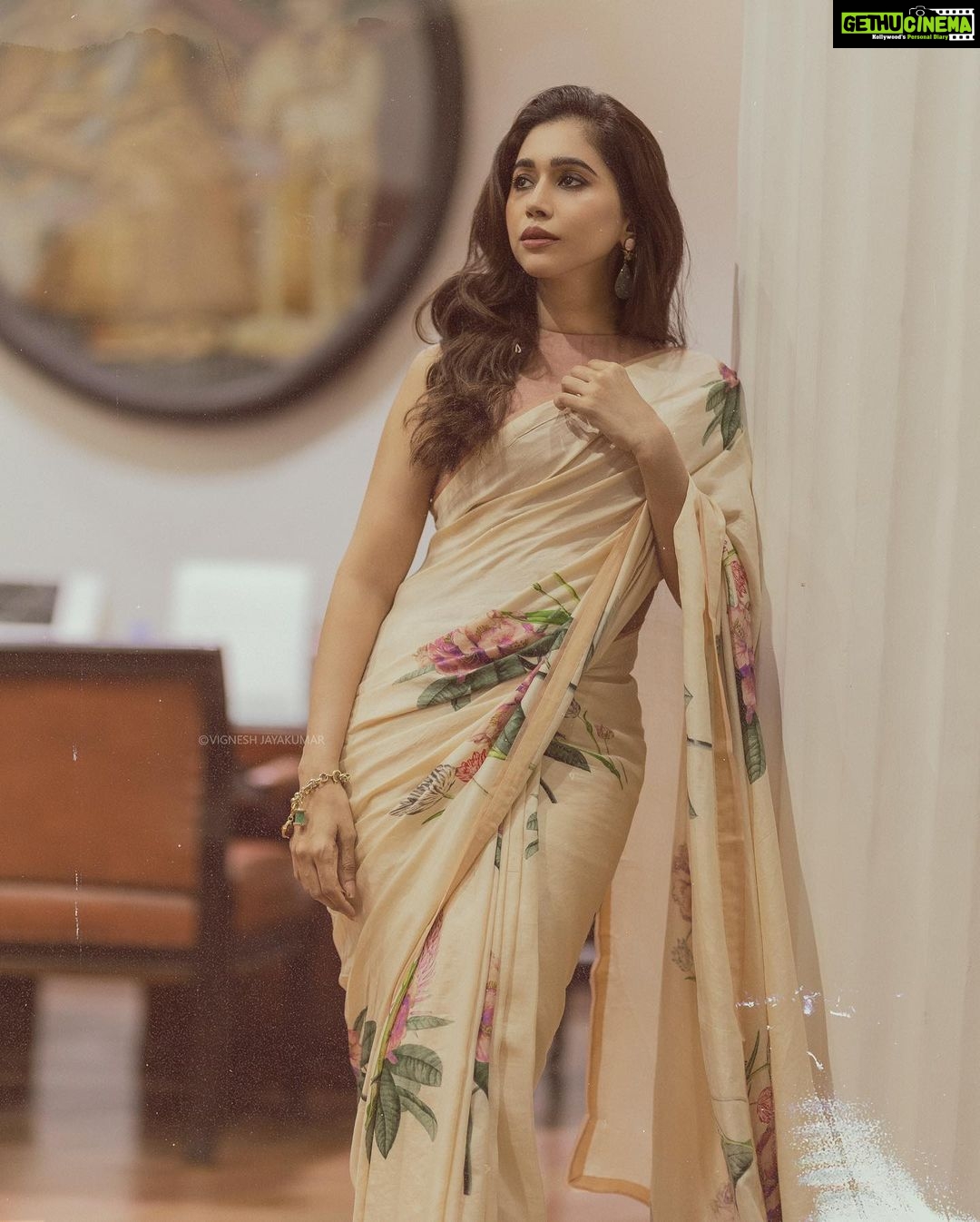 Aarthi - 98.9K Likes - Truth be told, I’m just a vintage soul 🩷