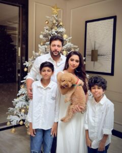 Aarthi Instagram - Love & Light from us to you ♥️ #christmas2022