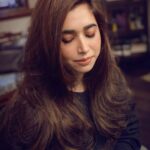Aarthi Instagram – I make hair contact before I make eye contact. 

📸 @clarabellesaldanha 

#hairsofinstagram #fallready #chocolatebrownforthewin