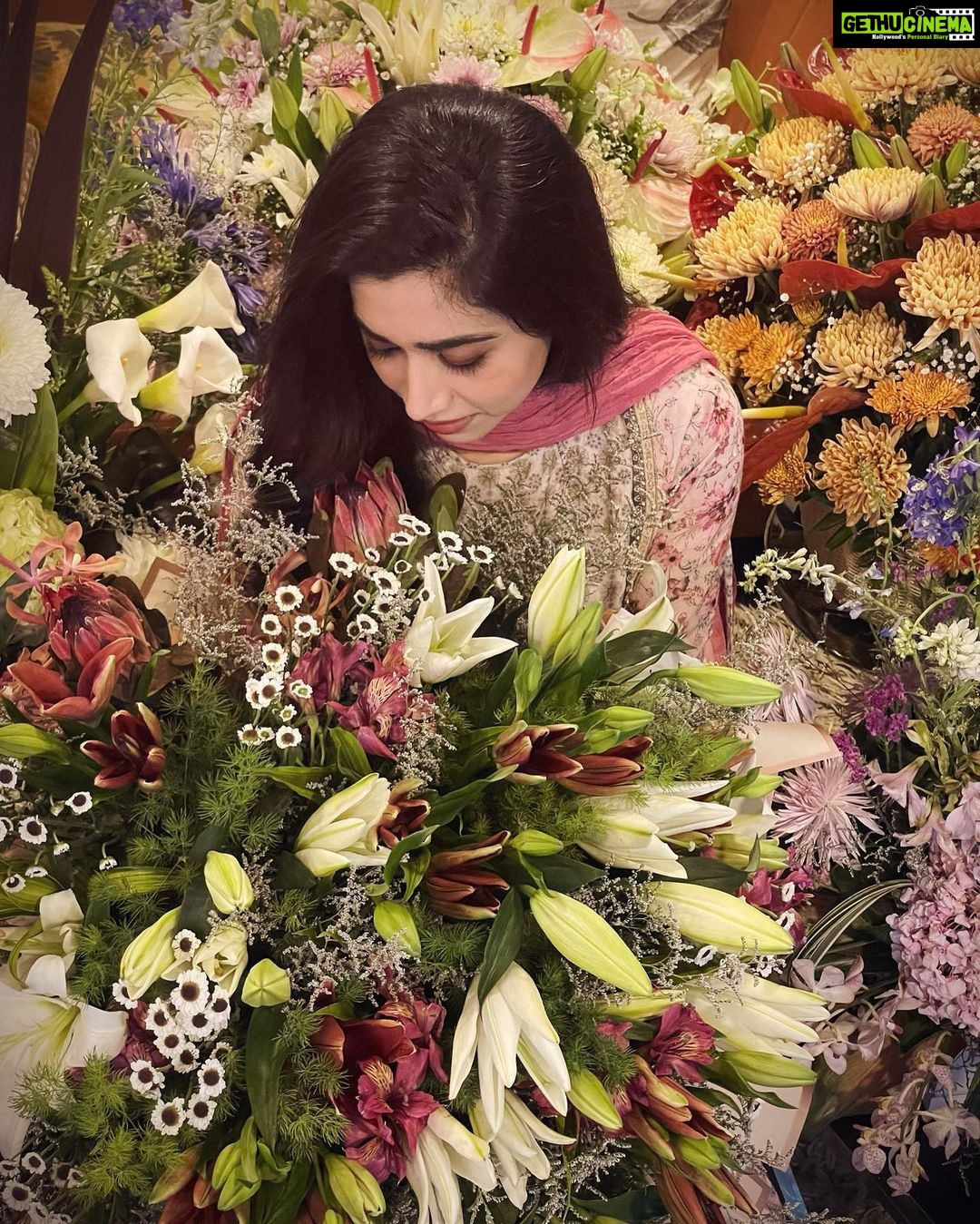 Aarthi Instagram - 15.04.2021 ~ I’m thankful for another day. The world today may not be easy to live in, but I’m thankful for another chance to be here, to breathe, to love and be loved. It truly has been a wonderful birthday. So thank you, all of you for just being here for me 🤍 . . 📸 @jayamravi_official