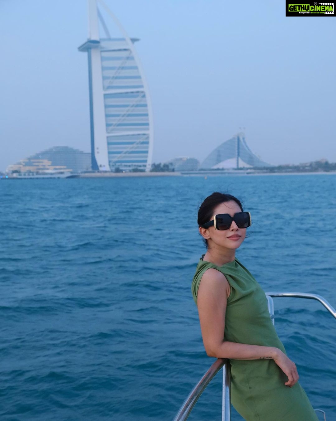 Aarthi - 95.2K Likes - Where there is family, there is love 🩵💚
And when there is family, there is time for self-love 💚😜🩵
.
.
.
.
.
P.S: My ocean phobia sister refused to leave her spot to click pictures @anushavijaykumar
#familia #familyvacay #dubai2023 #yachtlife #makingmemories #aaravravi #ayaanravi @krishnamurthyvijaykumar @sujataavijaykumar
