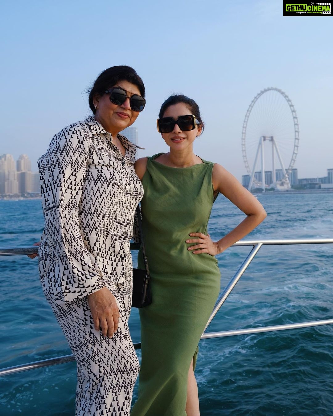 Aarthi - 95.2K Likes - Where there is family, there is love 🩵💚
And when there is family, there is time for self-love 💚😜🩵
.
.
.
.
.
P.S: My ocean phobia sister refused to leave her spot to click pictures @anushavijaykumar
#familia #familyvacay #dubai2023 #yachtlife #makingmemories #aaravravi #ayaanravi @krishnamurthyvijaykumar @sujataavijaykumar