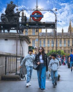 Aarthi Instagram - Done Done.. but never get enough of you London 🇬🇧♥️💙🤍 

Pic 4 is my favourite and a recurrent mood everytime I pick up the phone to tell their dad he’s being missed 🎈

#summerof23 #mammaandherboys #vacaymodeon✔️ #londondiaries #aaravravi #ayaanravi #summeronmymind