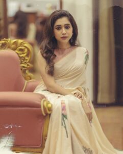 Aarthi Instagram - Truth be told, I’m just a vintage soul 🩷