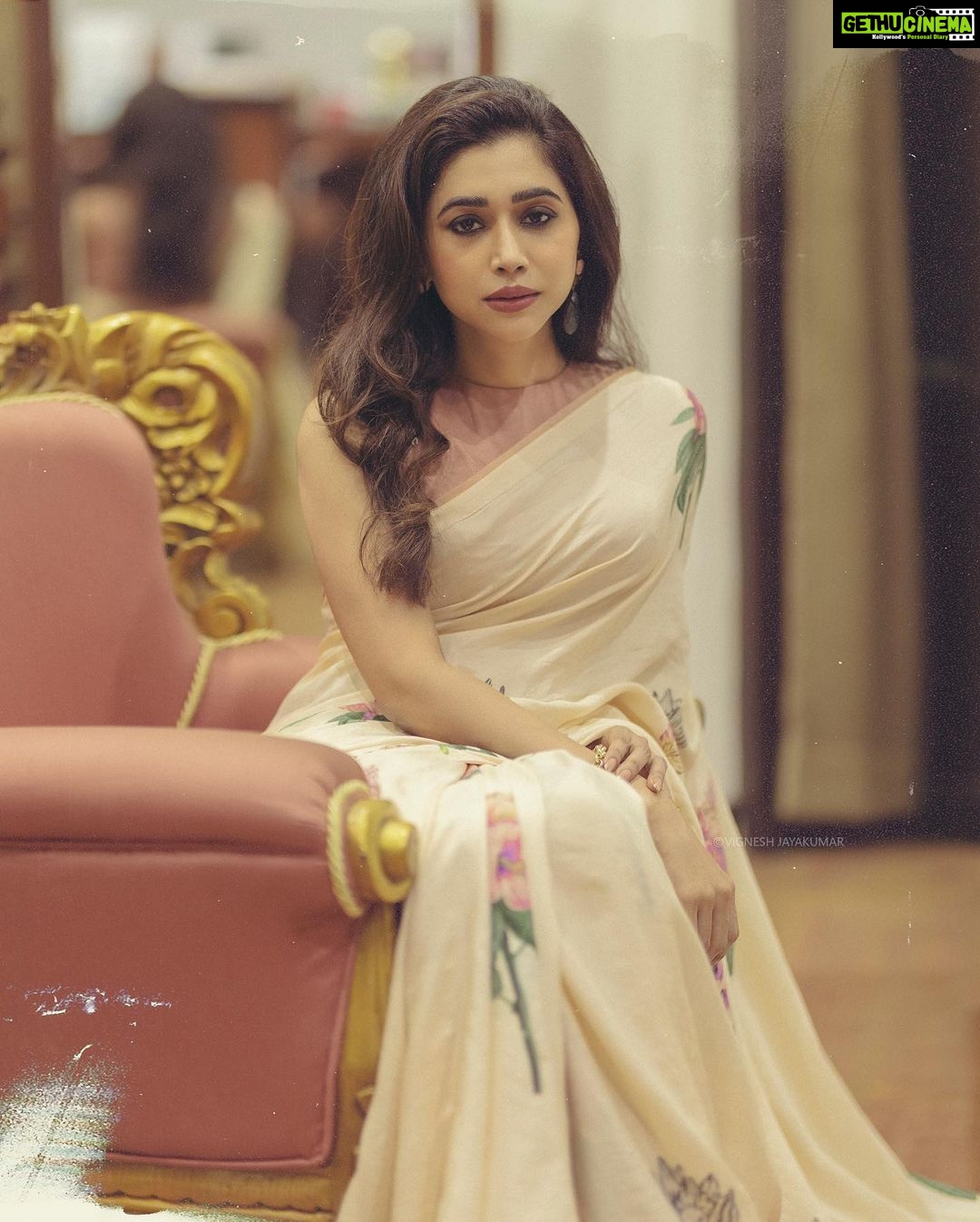 Aarthi - 98.9K Likes - Truth be told, I’m just a vintage soul 🩷