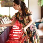 Aarthi Instagram - It takes a village to maketh a perfect noon ✨ ❤️ 🖤 💛 🧡 💜 🎨 @confettiplanners 🎂 @shradha_lulla_gourmet_desserts @tajcoromandel 🧍🏻‍♂️ @omaaroninsta 🎥 @kiransaphotography 👗 @dolcegabbana 👠 @tedbaker 👛 @dior 💄 @prakatwork 💆🏻‍♀️ @phiphi_shimray #ittakesavillage #teamworkmakesthedreamwork #givingduecredit #birthdaycelebrations #instagood #aartiravi