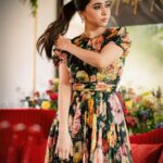 Aarthi Instagram - Life is a bed of roses. Because life is what you make it ♥️🌹♥️