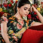 Aarthi Instagram - Life is a bed of roses. Because life is what you make it ♥️🌹♥️