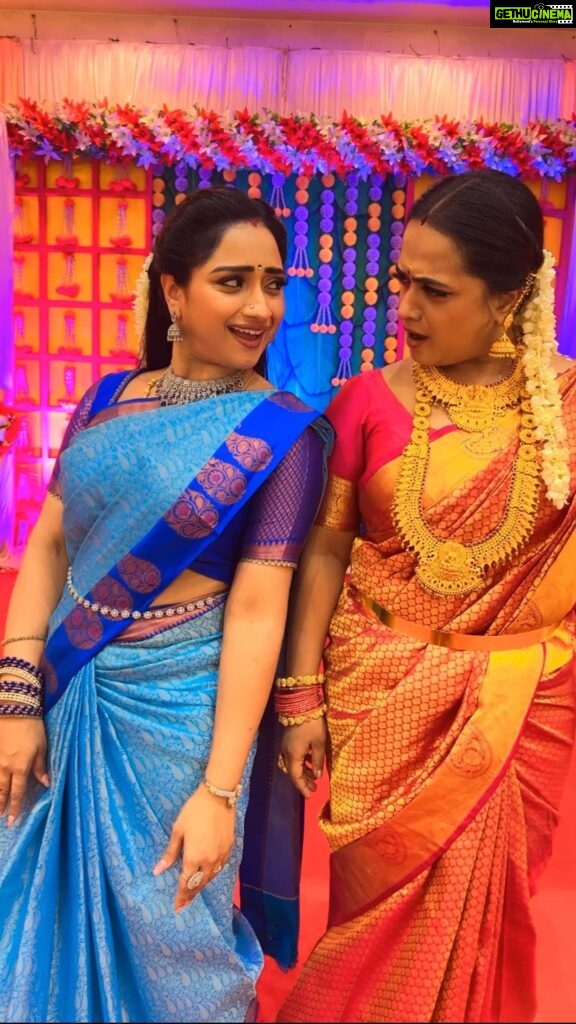 Aashika Padukone Instagram - Grooving through the trend waves – how could I possibly miss this one? 💃🏻 #DanceReelMagic #jhumkagirare #ranveersingh #aliabhatt #rockyaurranikipremkahani #bollywood #dancereels