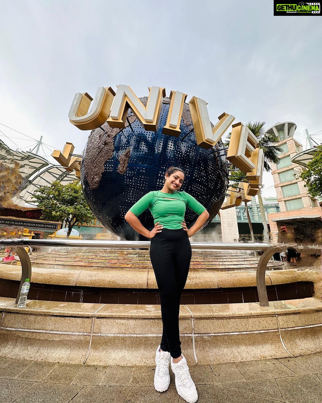 Aashika Padukone Instagram - Thrills, chills, and unforgettable memories at Universal Studios! π’π₯ #UniversalStudios #UnforgettableMoments #singapore #traveldiaries #travel2023 #singaporelife #universalsingapore #sentosa #travelgram #wanderlust