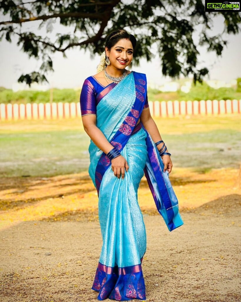 Aashika Padukone Instagram - Gorgeous and empowered 💙 Saree: @ss_fashions_2728