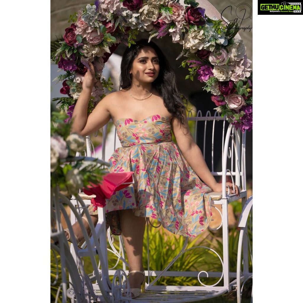 Aashika Padukone Instagram - The beautiful blossoms have come 🌸 PC: @sa7_photography Makeup&Hair: @shaanvi_s_makeover Location: @thenawabsgarden