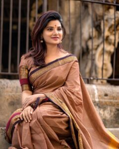 Aathmika Instagram - Divine seeking from one of my favourite temple!! Clicked : @mariesh_photos Retouch : @shriram._.rvc Styled : @cinderellarobert Meenakshi Amman Temple - மீனாட்சி அம்மன் கோவில்