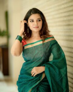 Aathmika Instagram - Let whoever think whatever!!! #kannainambhathe promotions Clicked - @camerasenthil Saree - Self purchase Blouse creative - @kaavyareddycouturestudio