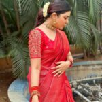Aathmika Instagram - Wishing all the அழகான ராட்ஷசிஸ் a very happy women’s day!!! We have already come a long way… still, We got this!!! We will get through this!!! To all the women who are being the torch bearer for breaking stereotypes thank you for inspiring us in many ways so we could carry forward the light you have shredded to break the next stereotype🙏🏽 #womensday #undefined Styled by @ranjeethasundhar