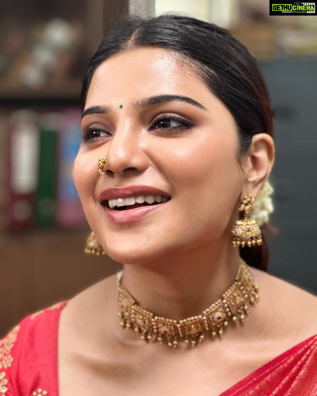 Aathmika Instagram - Wishing all the அழகான ராட்ஷசிஸ் a very happy women’s day!!! We have already come a long way… still, We got this!!! We will get through this!!! To all the women who are being the torch bearer for breaking stereotypes thank you for inspiring us in many ways so we could carry forward the light you have shredded to break the next stereotype🙏🏽 #womensday #undefined Styled by @ranjeethasundhar